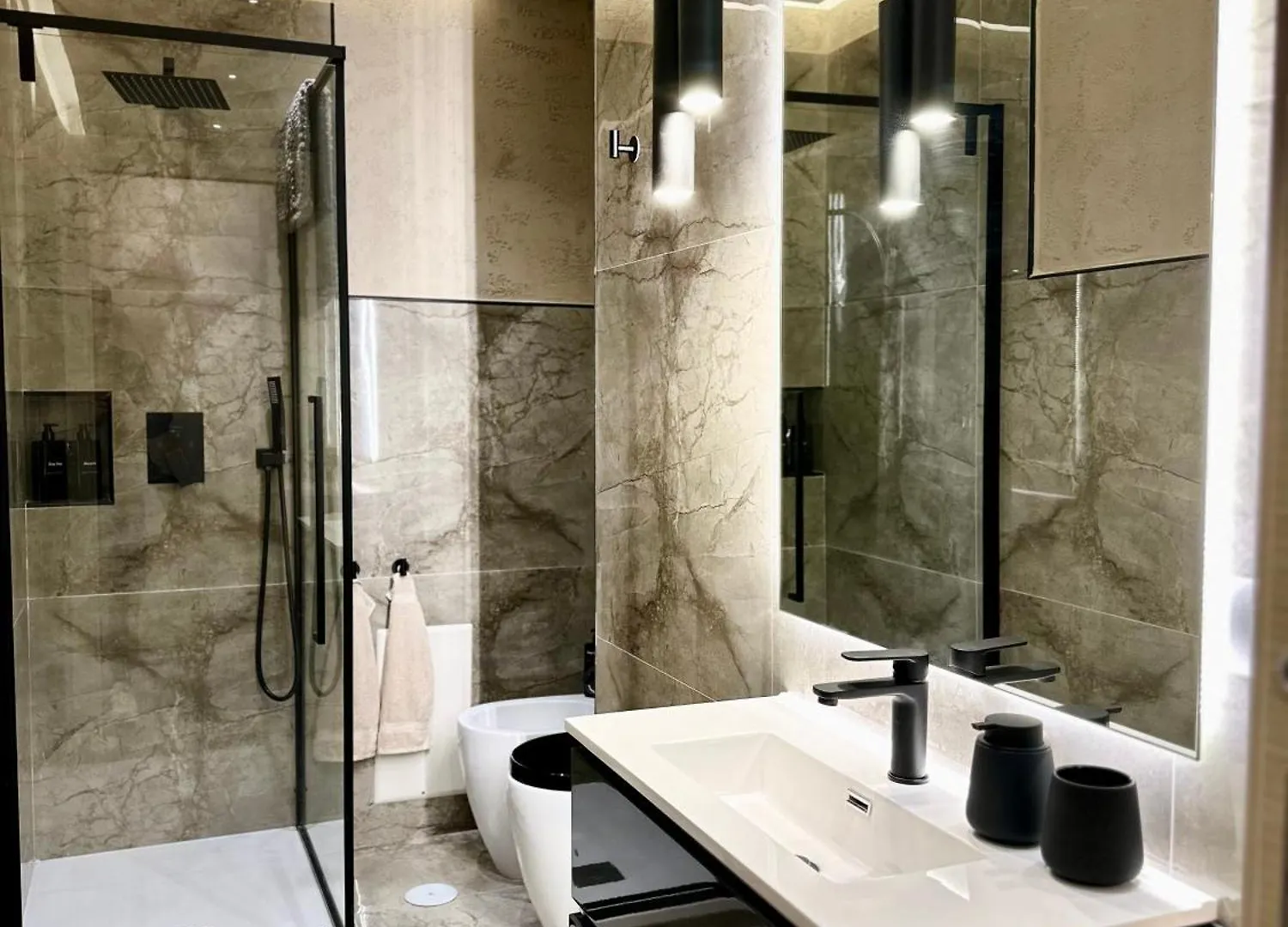 Falco Boutique Home With Jacuzzi Naples