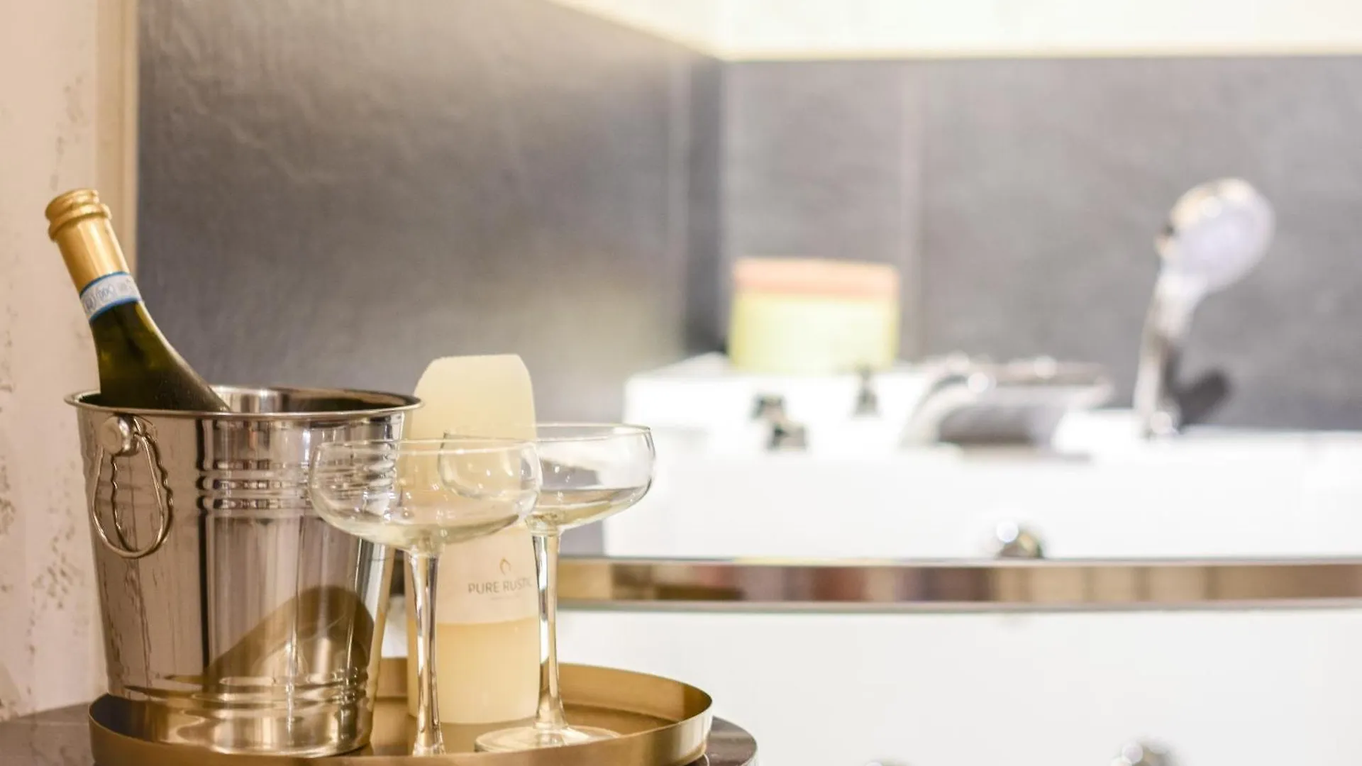 Falco Boutique Home With Jacuzzi Naples