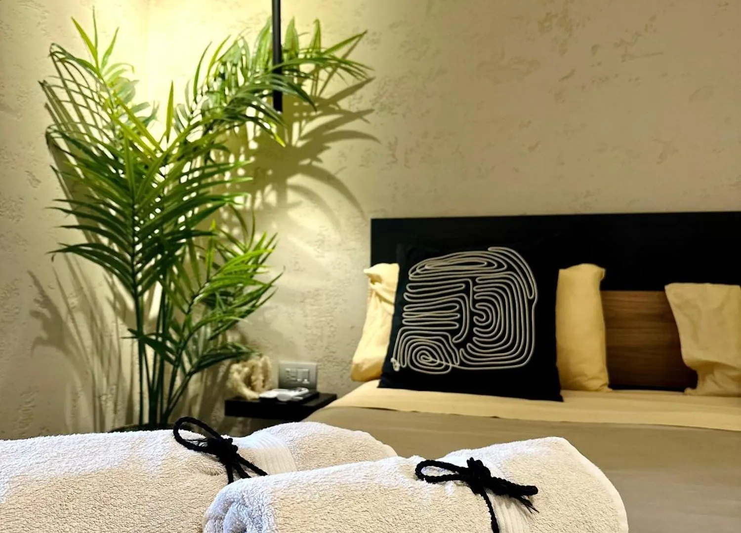 Apartment Falco Boutique Home With Jacuzzi Naples